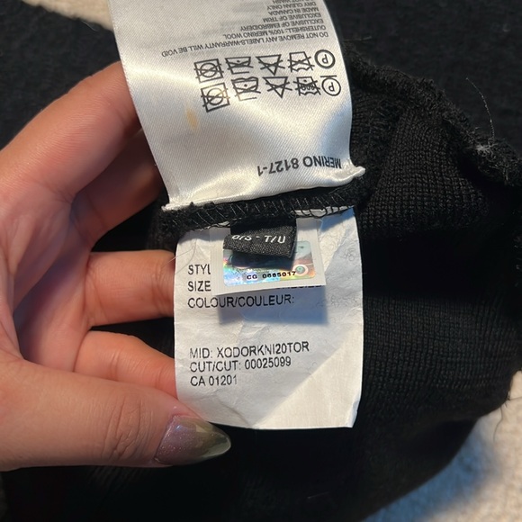 Canada Goose Hat - Picture 3 of 4